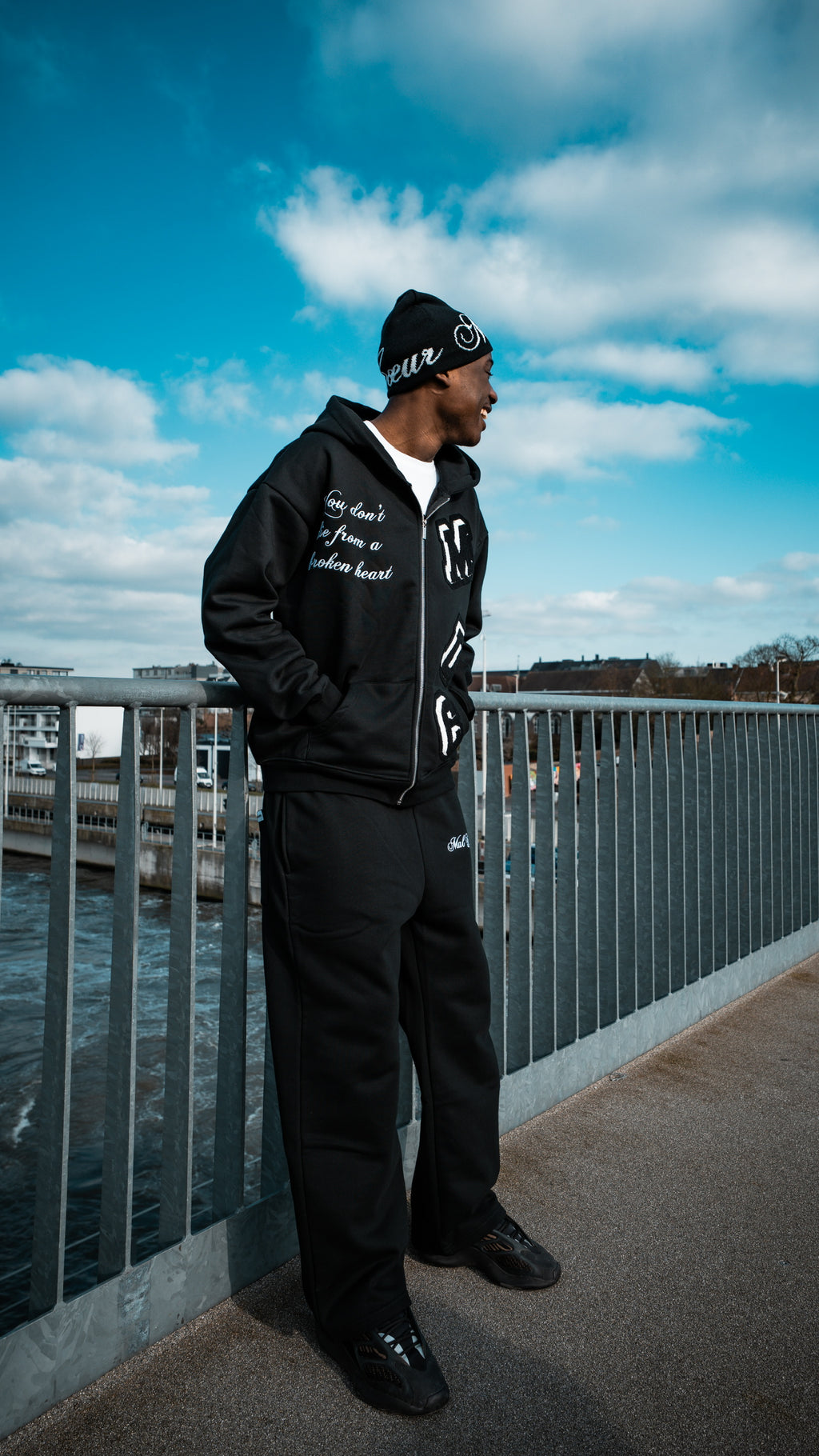 BLACK HERITAGE JOGGER PANTS