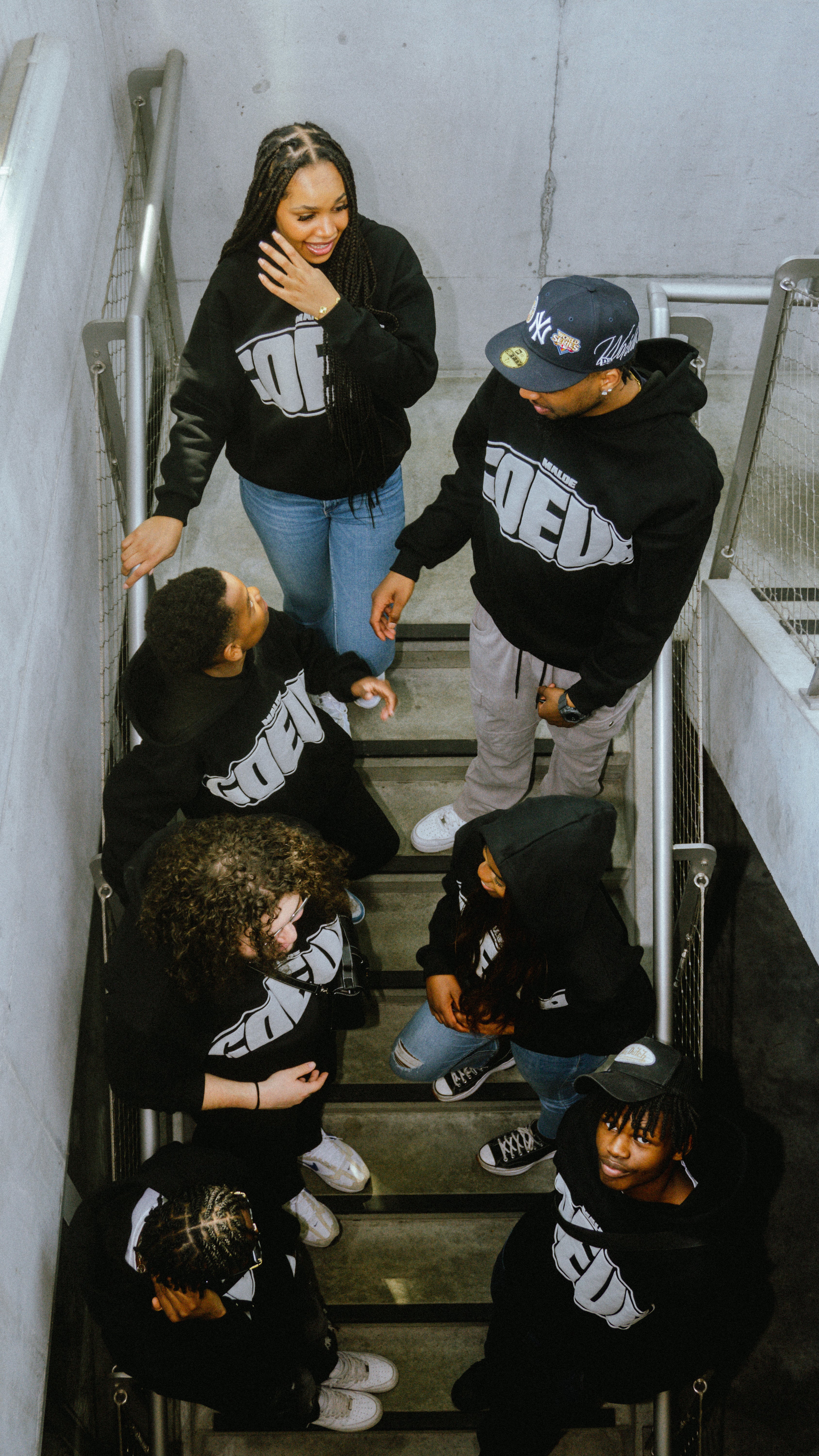 SWEAT À CAPUCHE NOIR GLOBAL