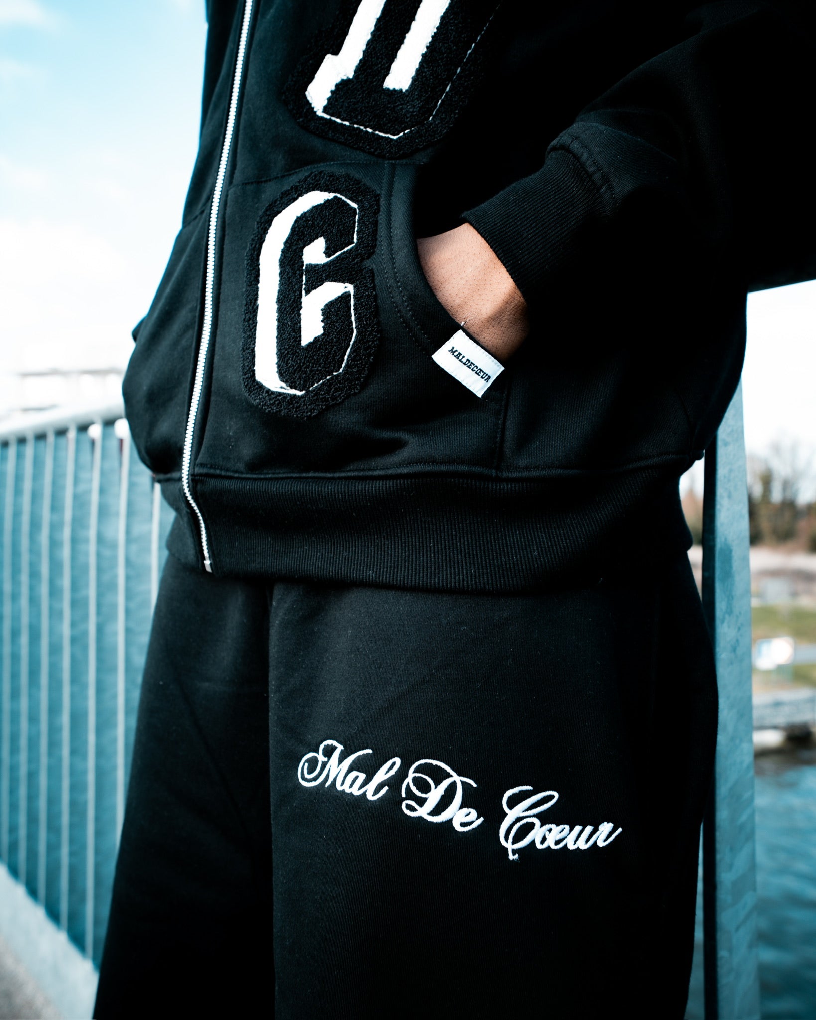 BLACK HERITAGE JOGGER PANTS