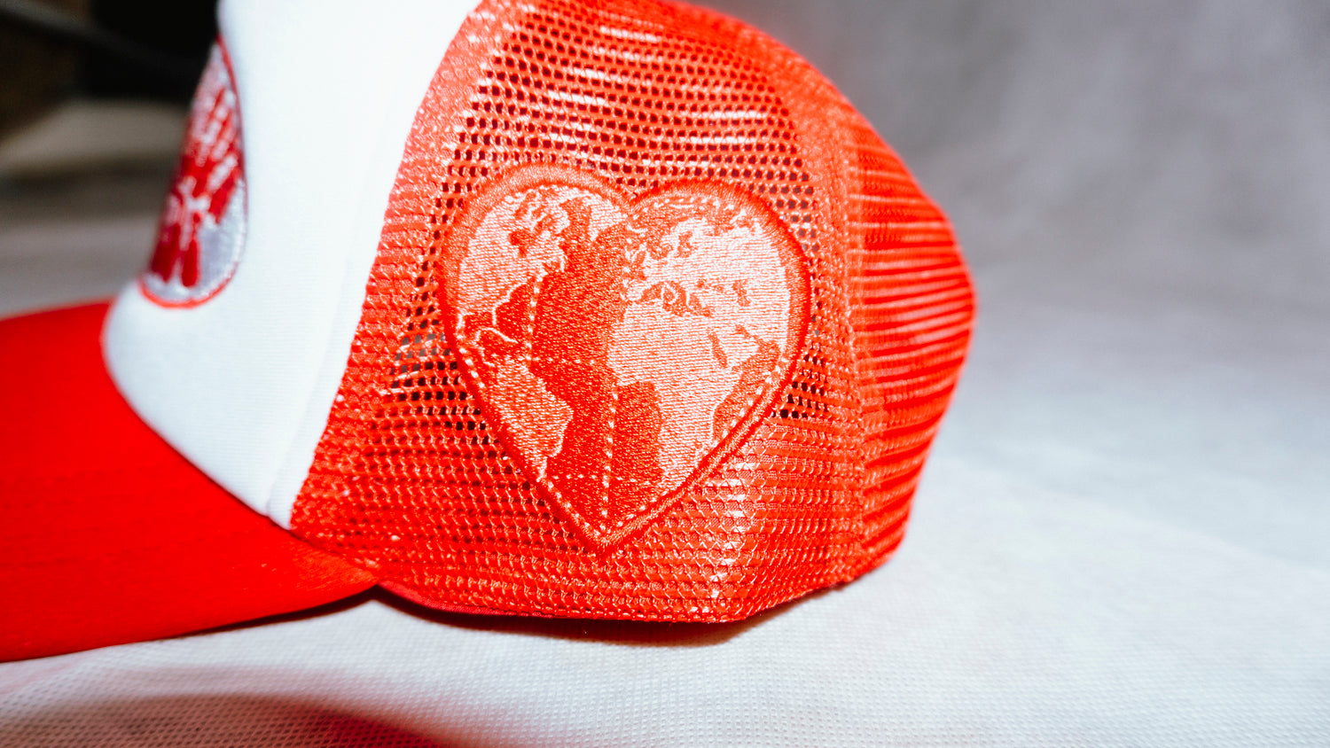 WORLDWIDE TRUCKERHAT RED
