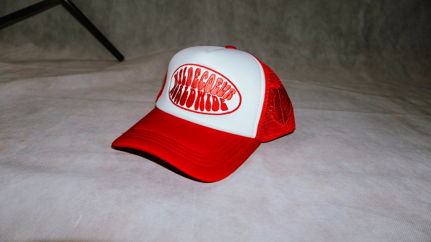 WORLDWIDE TRUCKERHAT RED